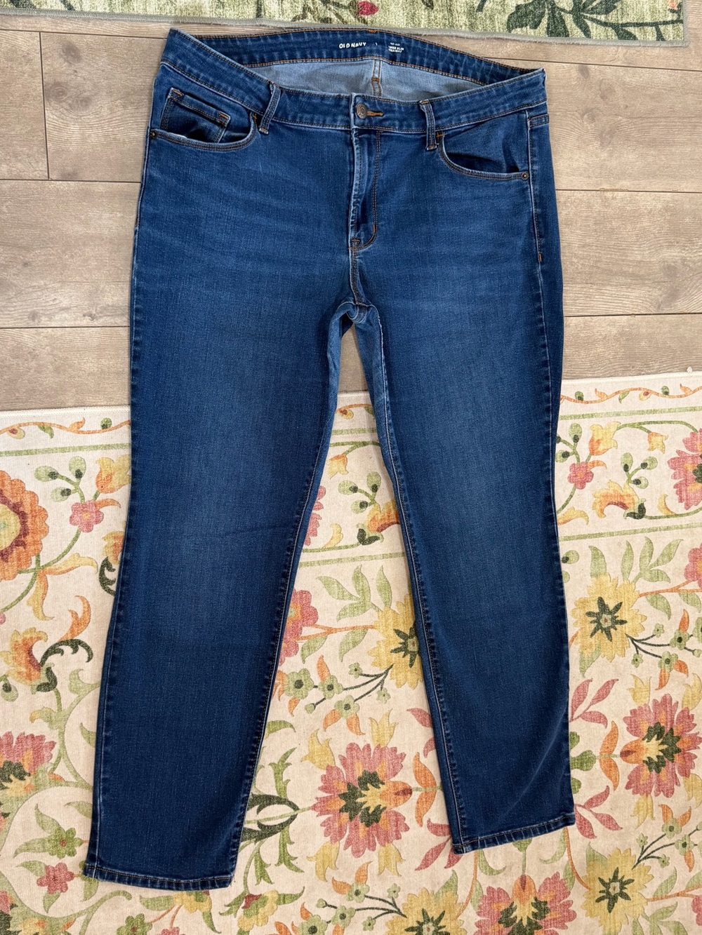 Old Navy Women’s Mid-Rise Power Slim Straight Jeans Size 16